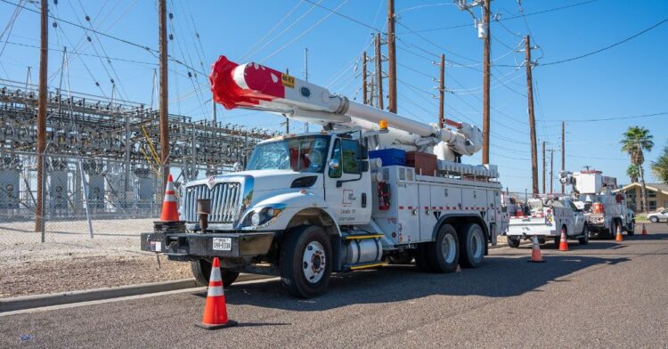Más de 2 mil se quedan sin energía en Laredo por frío