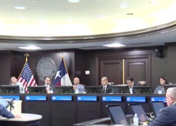 EN LAREDO, TEXAS  Aumento de aranceles inquieta a empresarios