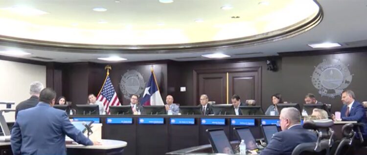 EN LAREDO, TEXAS  Aumento de aranceles inquieta a empresarios