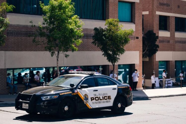 Policías de El Paso no harán redadas contra los migrantes