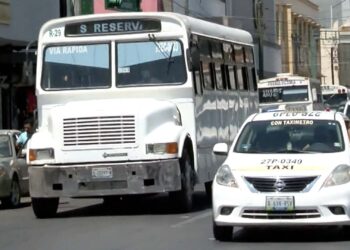Retrasos y falta de unidades agravan crisis del transporte público en NLD