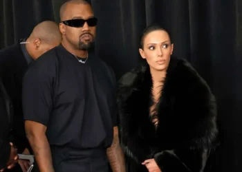 Kanye West y Bianca Censori: Controversia en los Grammys 2025
