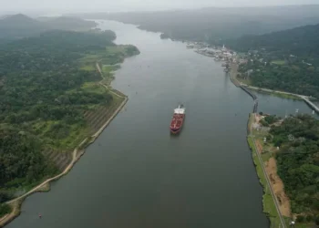 Panamá rechaza como “falsedad absoluta” anuncio de EE.UU. sobre el Canal