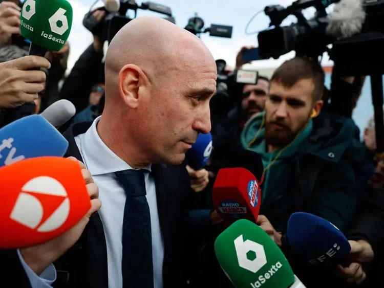 Luis Rubiales justifica el beso a Jenni Hermoso ante el juez