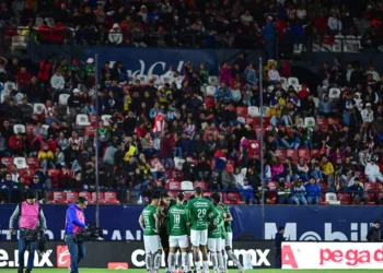 Violencia en las gradas: Aficionados de San Luis y León protagonizan riñas tras el partido