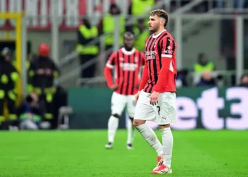 Santi Giménez cumple la ley del ex, pero Milan queda eliminado