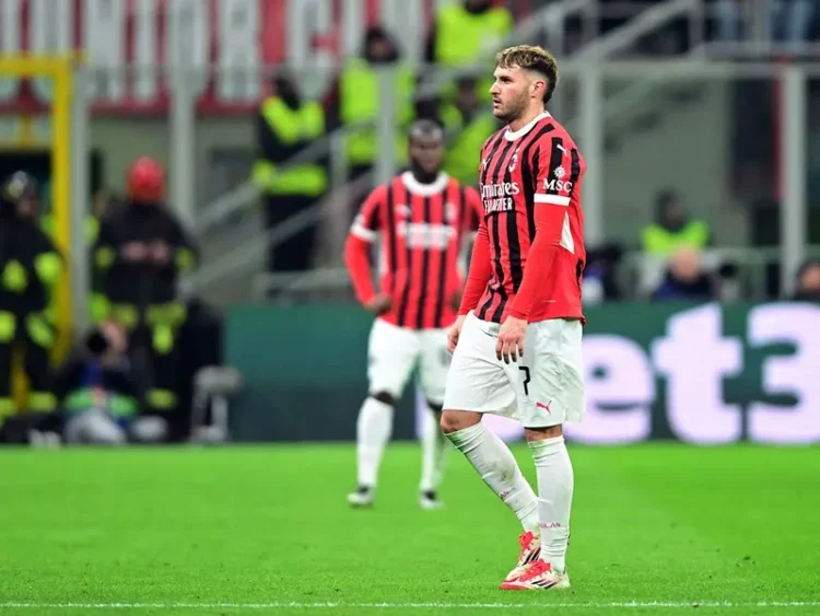 Santi Giménez cumple la ley del ex, pero Milan queda eliminado