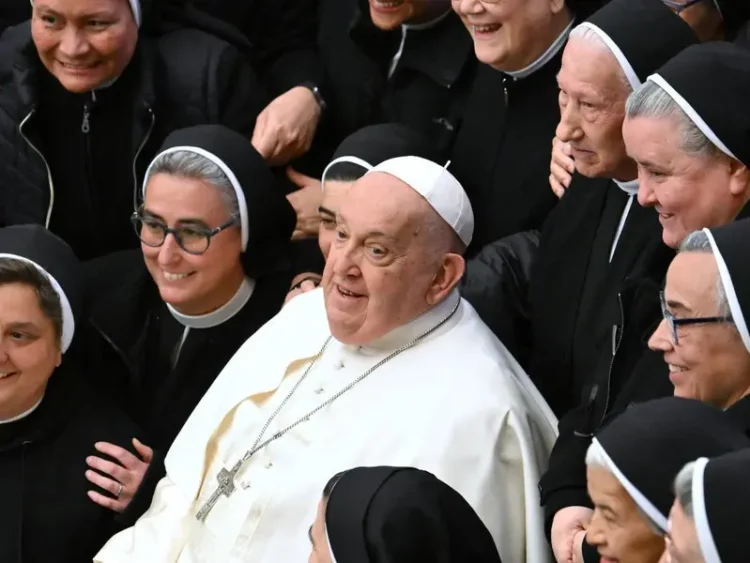 El Papa Francisco sigue en estado crítico, pero estable tras 13 días hospitalizado