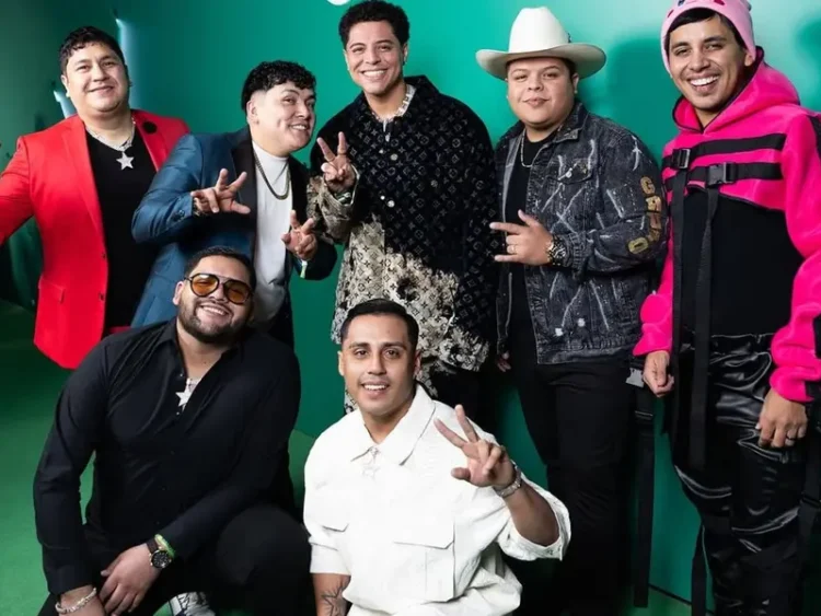 Grupo Firme recibe amenaza en una manta, se les advierte de no presentarse en el Carnaval de Mazatlán