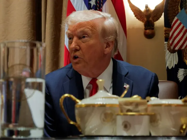 Trump insiste: aranceles si o si a México y Canadá a partir de abril