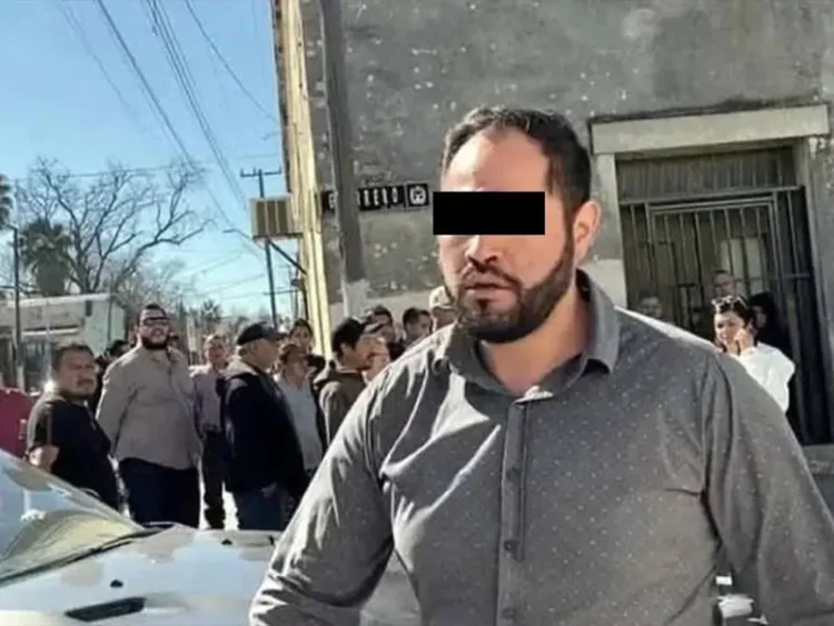 «Fofo Márquez de Piedras Negras» propina golpiza a abuelito, desata indignación en redes sociales