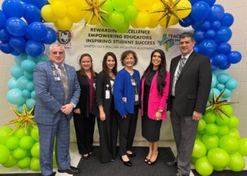 United ISD recibe más de $3 millones en incentivos para maestros destacados