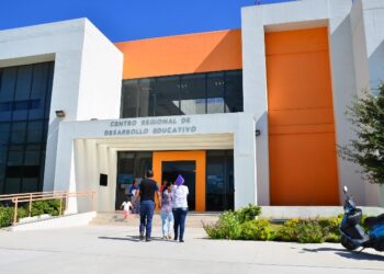 Llegan maestros al CREDE Nuevo Laredo