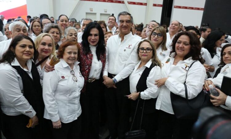 ENTREGA AMÉRICO VILLARREAL Premio Estatal de Antigüedad en el Servicio Público 2024