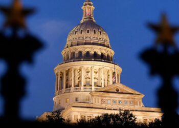 LEGISLATURA DE TEXAS Impulsa polémicos vales escolares