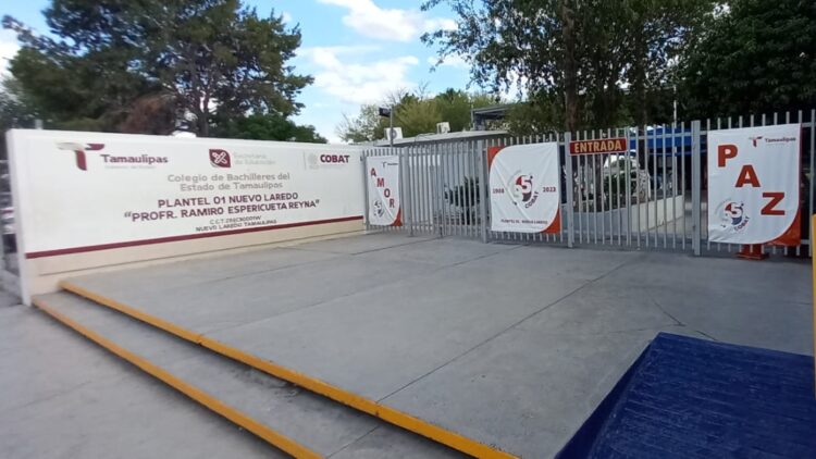 COBAT 01 Invitan a la Expo Universidades