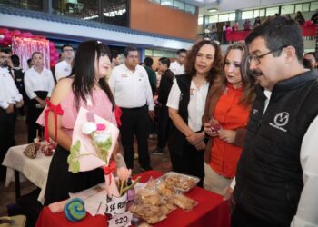 Rector de la UAT y universitarios conviven en jornada estudiantil