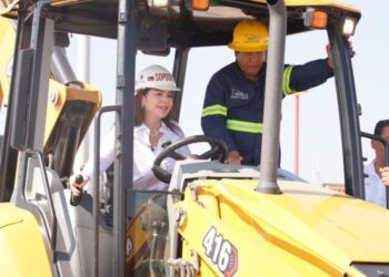 MEJORARÁN MOVILIDAD EN LOS OLIVOS Arranca Carmen Lilia Canturosas la pavimentación del Bulevar Rea