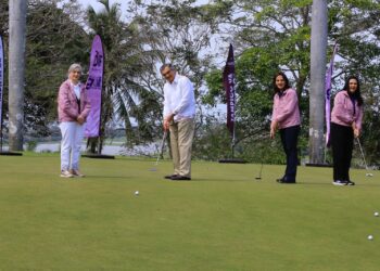 GOBERNADOR AMÉRICO VILLARREAL Premia a ganadores de Torneo de Golf DIF Tampico 2025