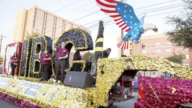 Alegría y colorido en Desfile Bajo las Estrellas de WBCA