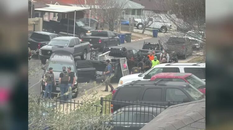 MIEDO EN SANTA RITA Agentes de ICE arrestan a dos personas en operativo sorpresa