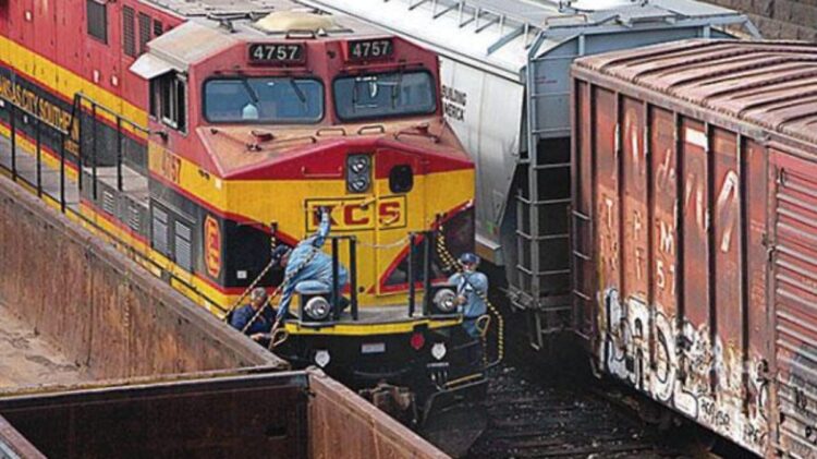 Fallas en el sistema aduanero provocan varados 400 vagones en Estación Sánchez