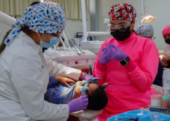 UAT; referente en clínicas de salud dental con servicios de calidad