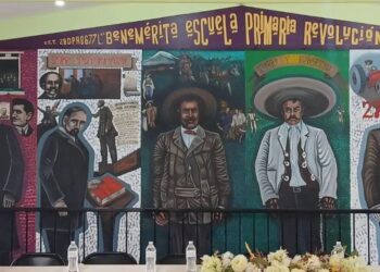 Inauguran mural restaurado en la escuela primaria Revolución