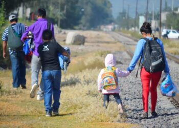 GOBIERNO DE EE.UU. Restablece ayuda legal para niños migrantes