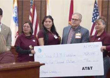 AT&T impulsa alfabetización digital en el Condado de Webb