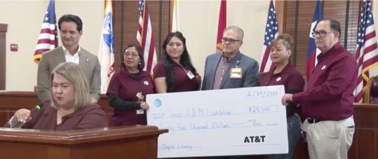 AT&T impulsa alfabetización digital en el Condado de Webb