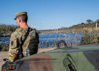 ENDURECEN MEDIDAS Guardia Nacional de Texas es ahora policía migratoria