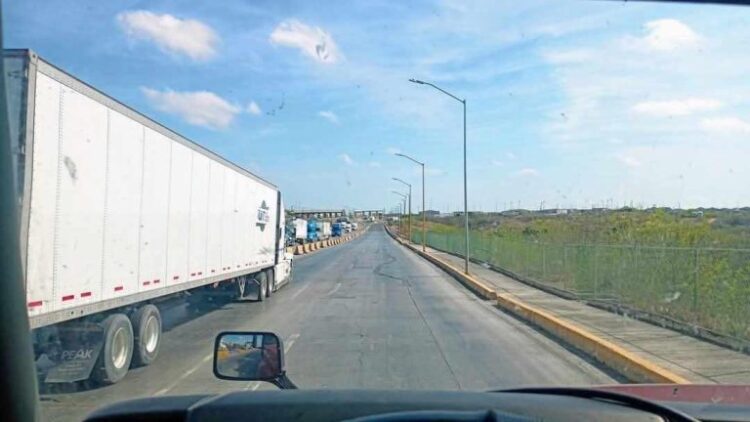 ANTE TEMOR ARANCELARIO Alertan por caída en movimiento de carga 