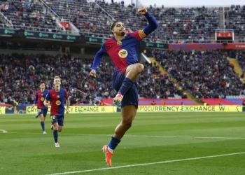 Barcelona golea a la Real Sociedad y recupera el liderato de LaLiga