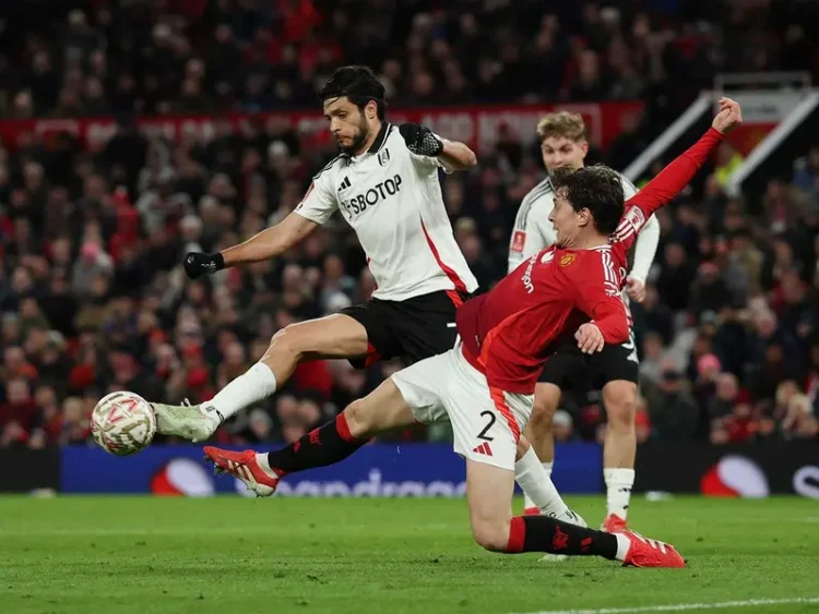 Fulham y Raúl Jiménez eliminan al Manchester United en FA Cup