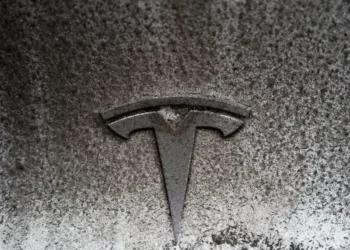 Trump promete comprar un Tesla en respaldo a Elon Musk