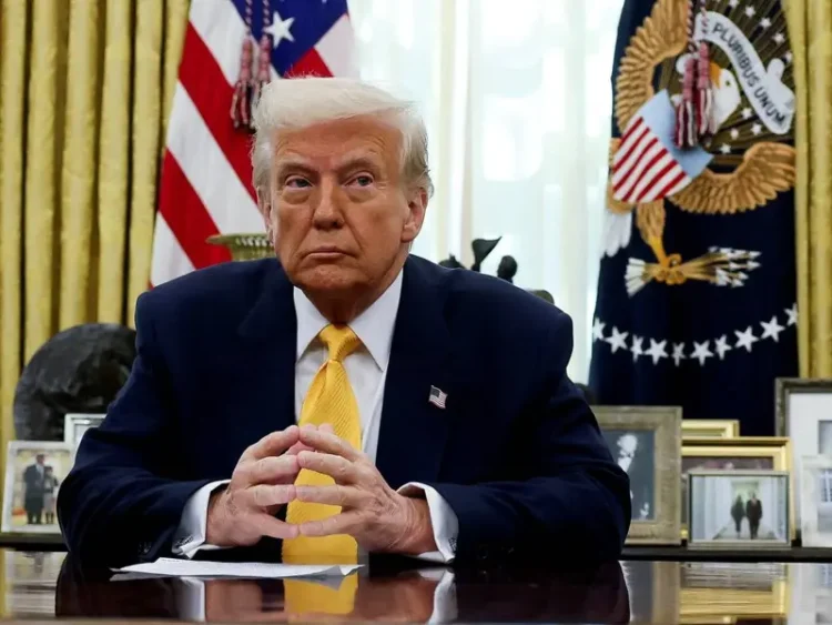 Trump duplicaría aranceles a metales canadienses en respuesta a tarifas de Ontario