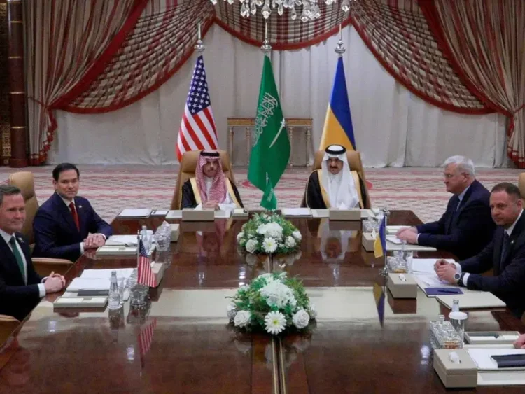 Ucrania acepta alto al fuego con Rusia por 30 días tras acuerdo con EE.UU.