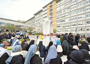 Francisco impulsa reformas en la Iglesia católica hasta 2028