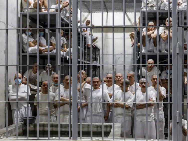 Venezuela acusa a EE.UU. de «crimen de lesa humanidad» por enviar migrantes a cárcel en El Salvador