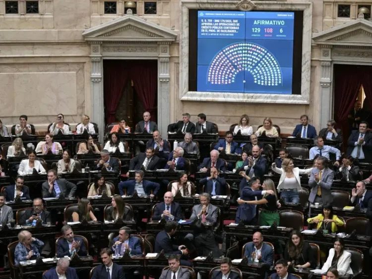 Argentina aprueba polémico acuerdo con el FMI impulsado por Javier Milei