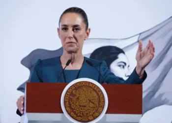 Sheinbaum niega desplazamiento de médicos mexicanos por cubanos