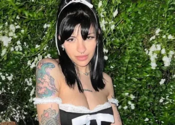 Acusan a Cazzu de destruir un matrimonio; fans la defienden en redes