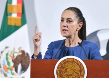 Sheinbaum rechaza aranceles a compradores de petróleo a Venezuela