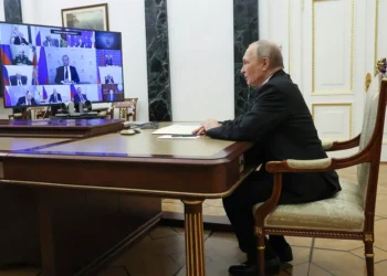 Pese a críticas de Trump a Putin, Kremlin trabaja por la paz en Ucrania