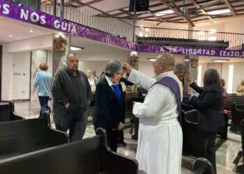 ‘POLVO ERES Y EN POLVO TE CONVERTIRÁS’ La iglesia católica celebra el “Miércoles de Ceniza”