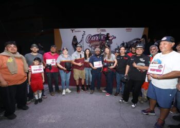 CarFest 2025 deslumbra con autos, música y gastronomía