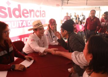 LOS ATIENDE CARMEN LILIA Gobierno municipal lleva atención directa a vecinos