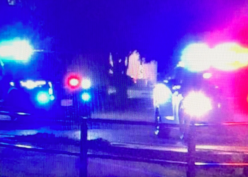 Dos autos lo atropellan y muere, buscan al que huyó