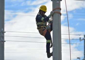 REPORTA CFE Sector Poniente al borde del apagón